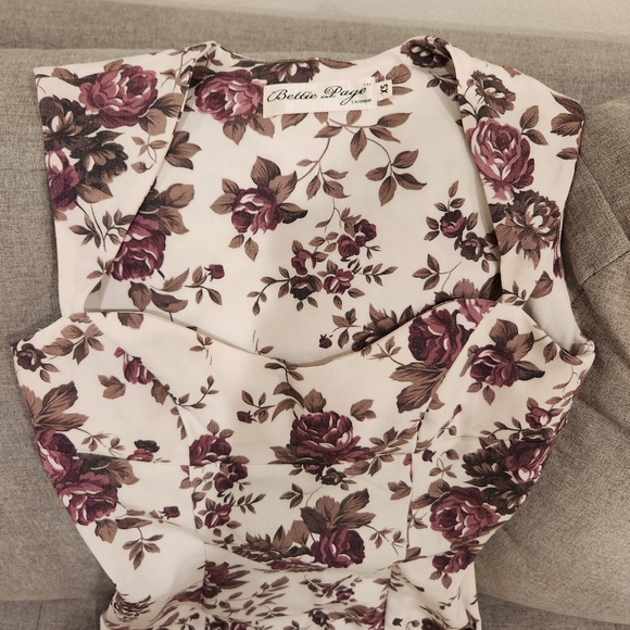 Bettie Page Retro Wiggle Dress Purple Rose Print Sz XS - Picture 5 of 7